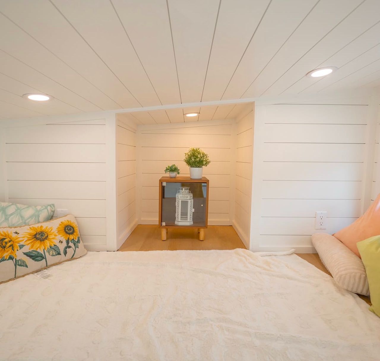 204 sq.ft. - Image 2