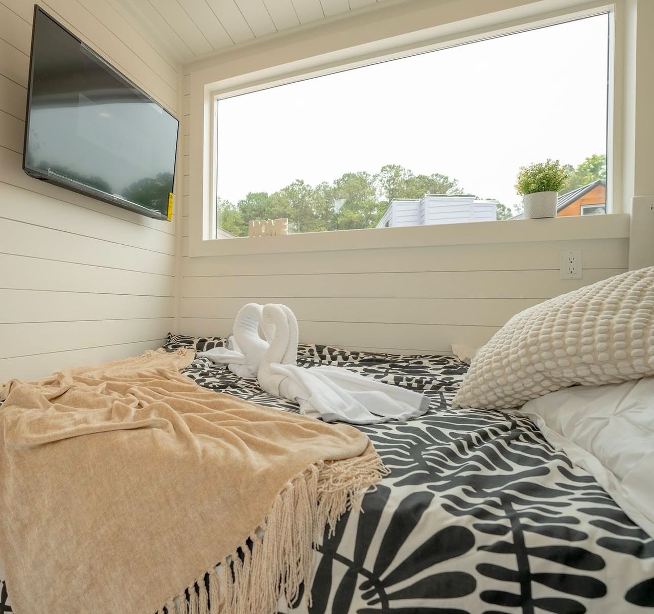 204 sq.ft. - Image 4