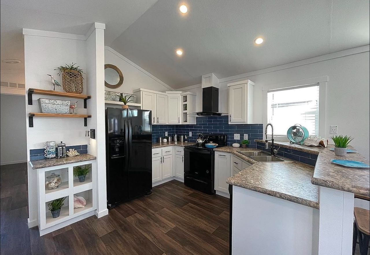 640 sq.ft Single Section - Image 2